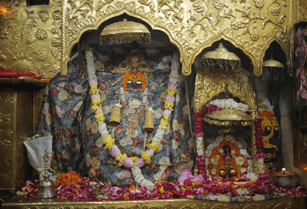 Maa Naina Devi Darshan inside Naina Devi Mandir, Himachal Pradesh